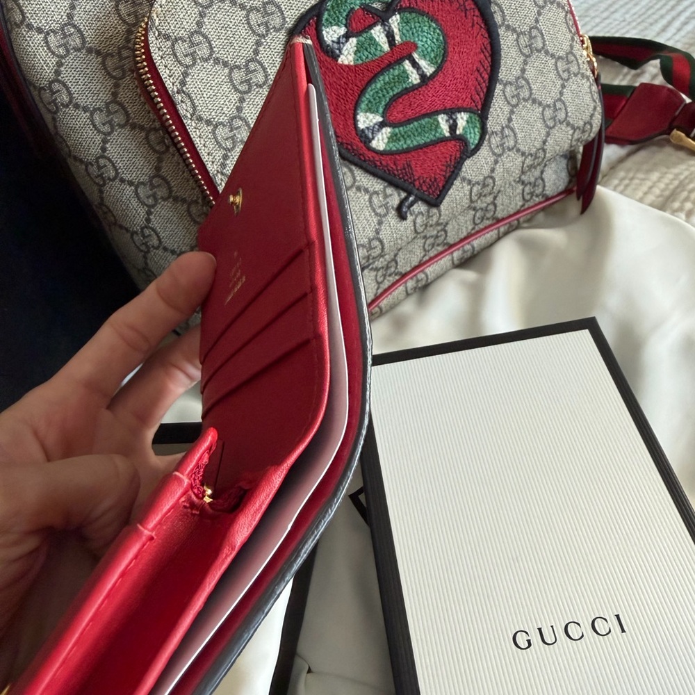 An authentic limited edition Gucci Backpack w/match wallet never used preowned - Picture 13 of 15
